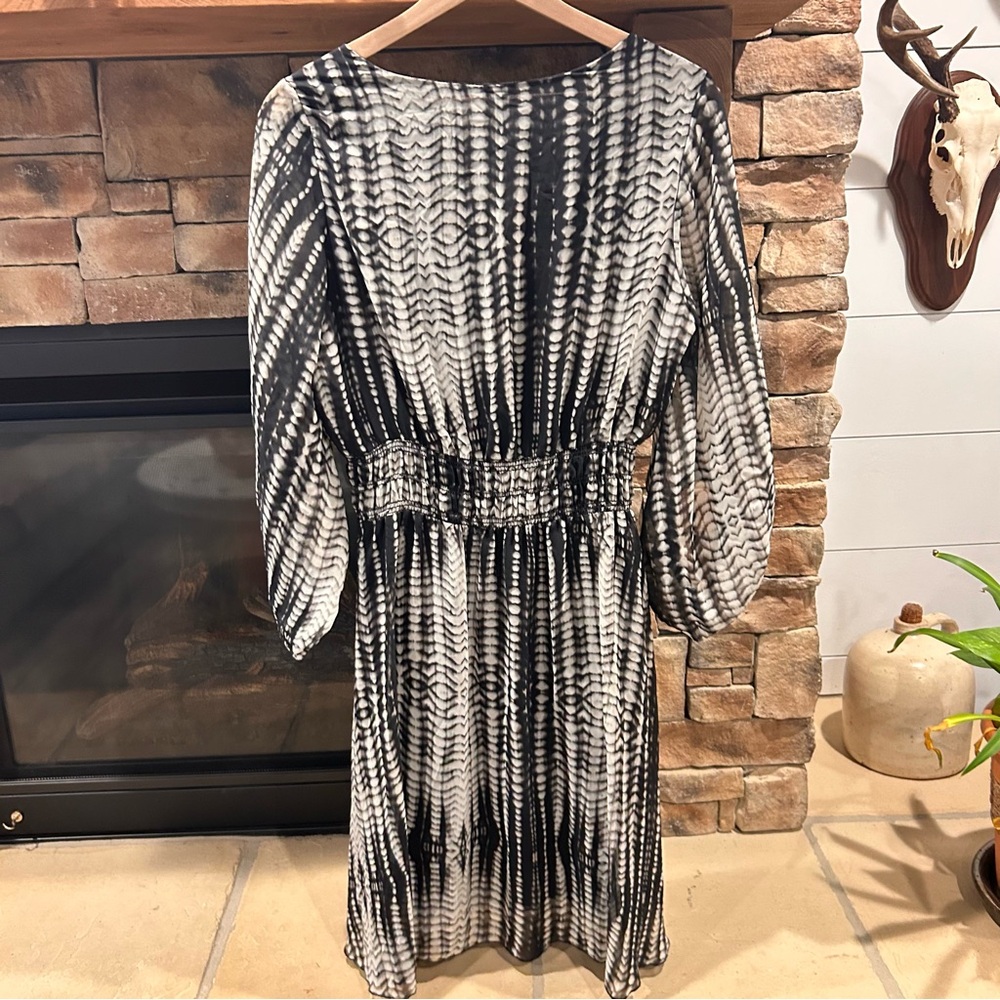 My Beloved Elegant Black and White Women's Midi Dress Size Large (fits like a M) - Picture 7 of 11